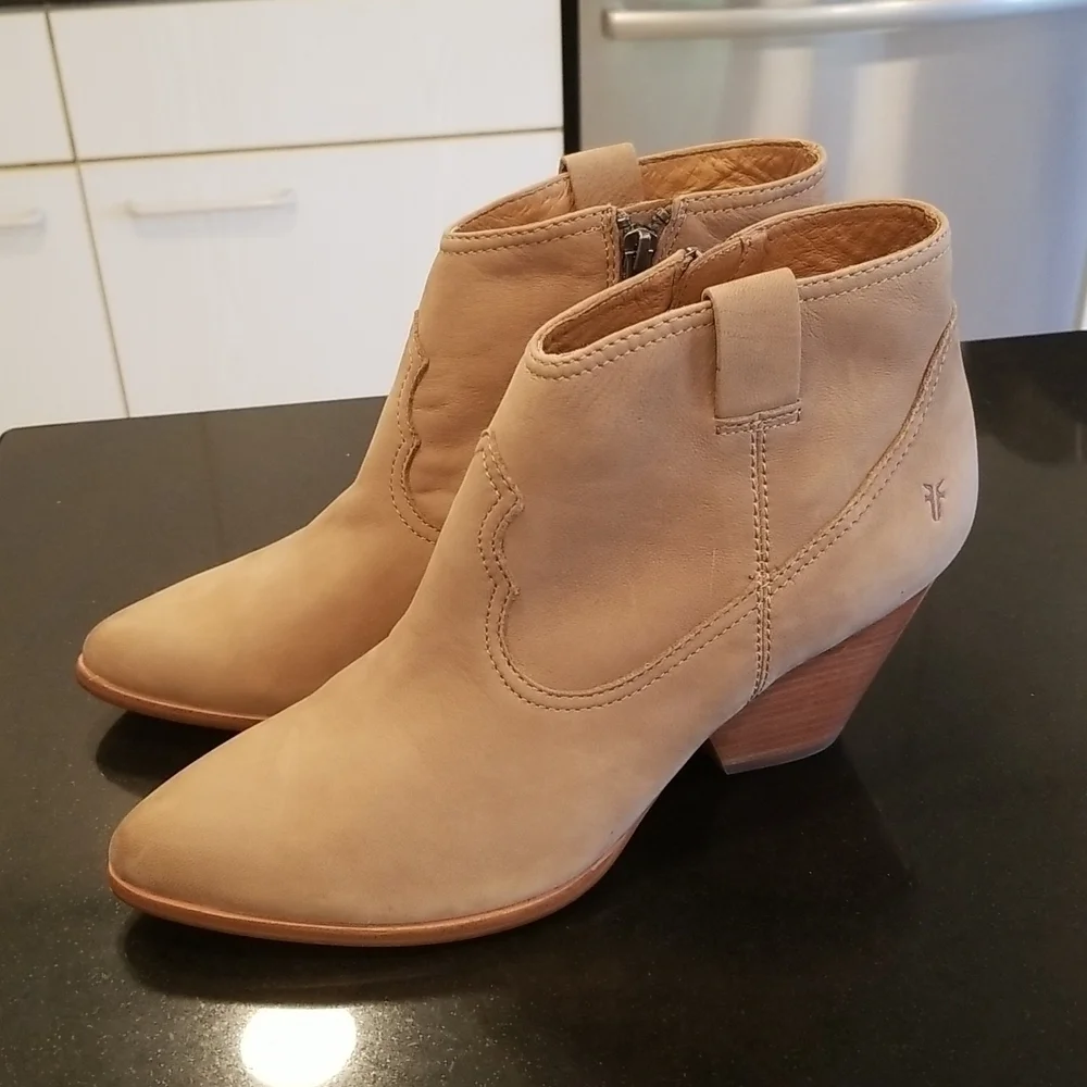 💕FRYE💕 Rory Bootie Ash Cowboy Ankle Western Boots Pointed Toe Leather 10 NWOT